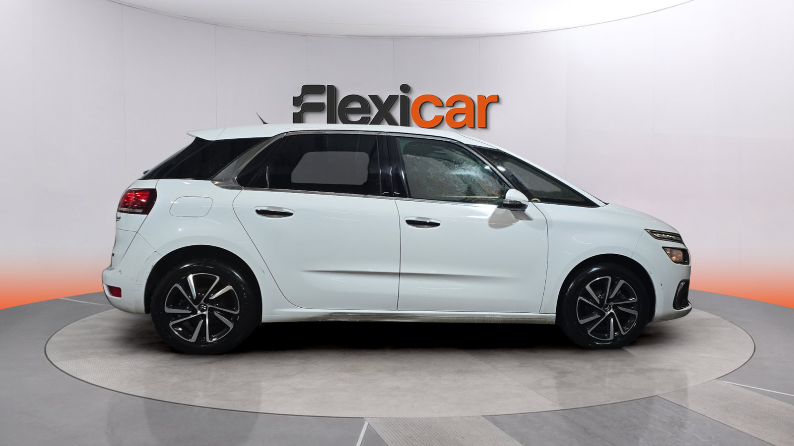 https://cdn-flexicar.caraffinity.it/public_appraisal_images_pro/images/stock/260702/Xi7TeXkixD__WhatsApp Image 2026-05-21 at 13.56.50.jpeg